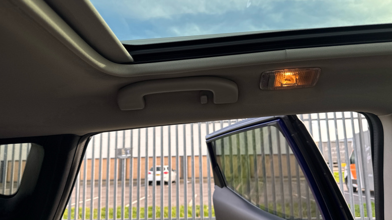 Nissan Qashqai 1.2 DiG-T Tekna 5dr Petrol Hatchback